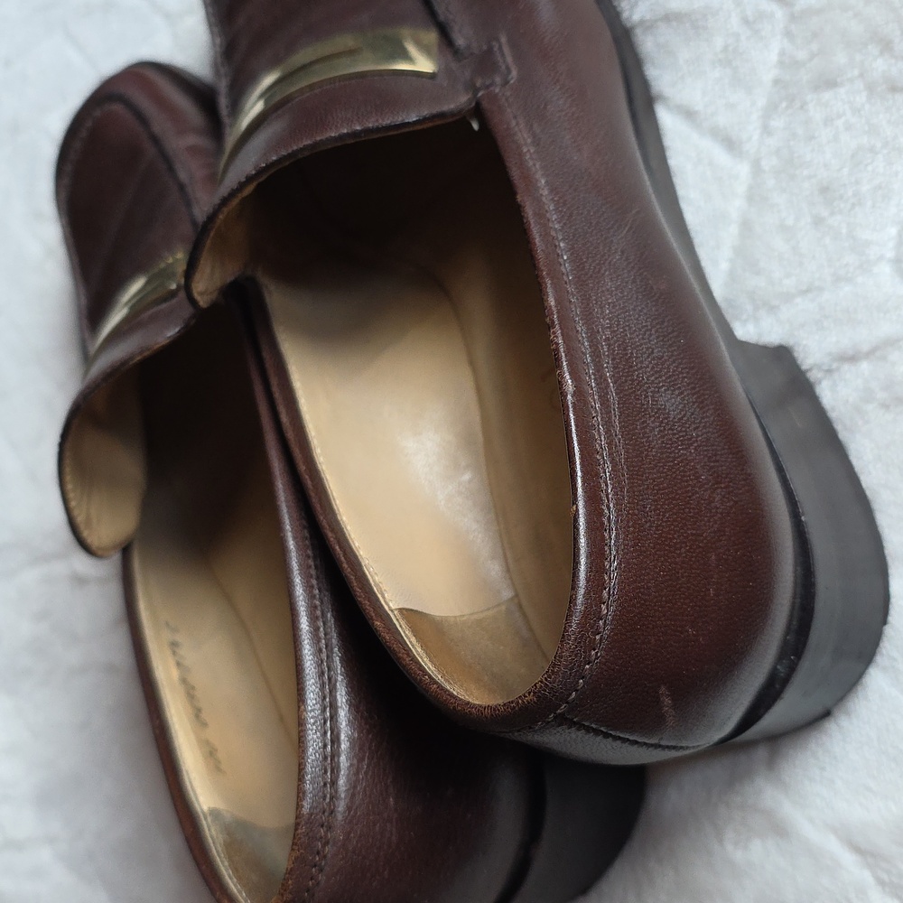 Gucci Unisex Dark Brown Leather Loafers with Gold Accent - Picture 3 of 11